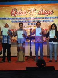 PENYERAHAN SIMBOLIS SERTIFIKAT TANAH  PROGRAM PTSL